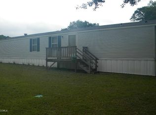 12 Thornes Farm Rd, Newport, NC 28570