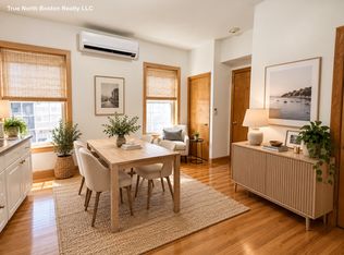 206 Hanover St APT 3, Boston, MA 02113