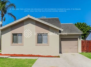 5808 Strawberry Lakes Cir, Lake Worth, FL 33463
