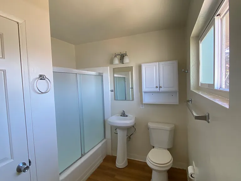 1101 Frankfurt Ave #7 — Photo 2