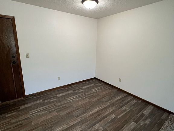 5th image of 1612 E Gateway Cir S APT 304