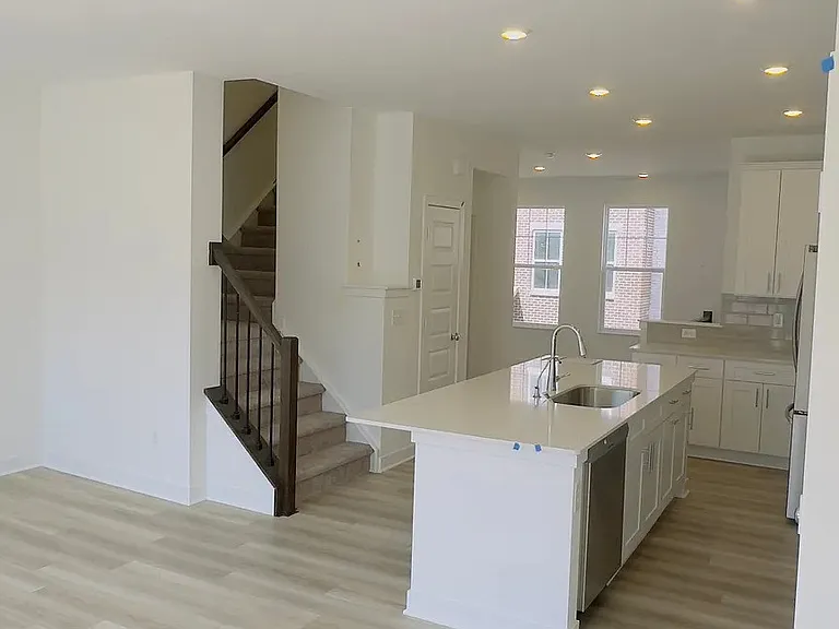 13859 Gatsby Dr — Photo 3