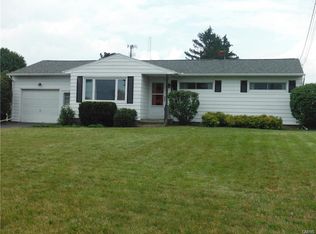 107 Lakeview Ter, Liverpool, NY 13088