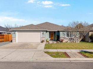 966 Newcastle St, Medford, OR 97501