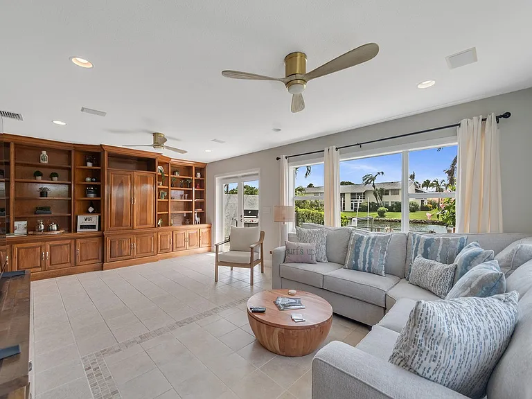 1914 Robalo Dr — Photo 9