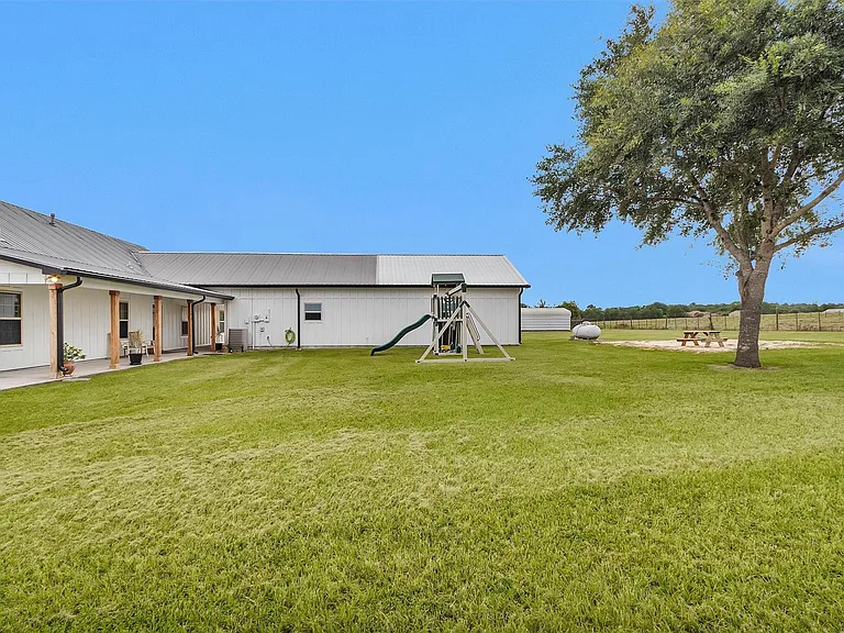 7581 County Road 333 — Photo 36