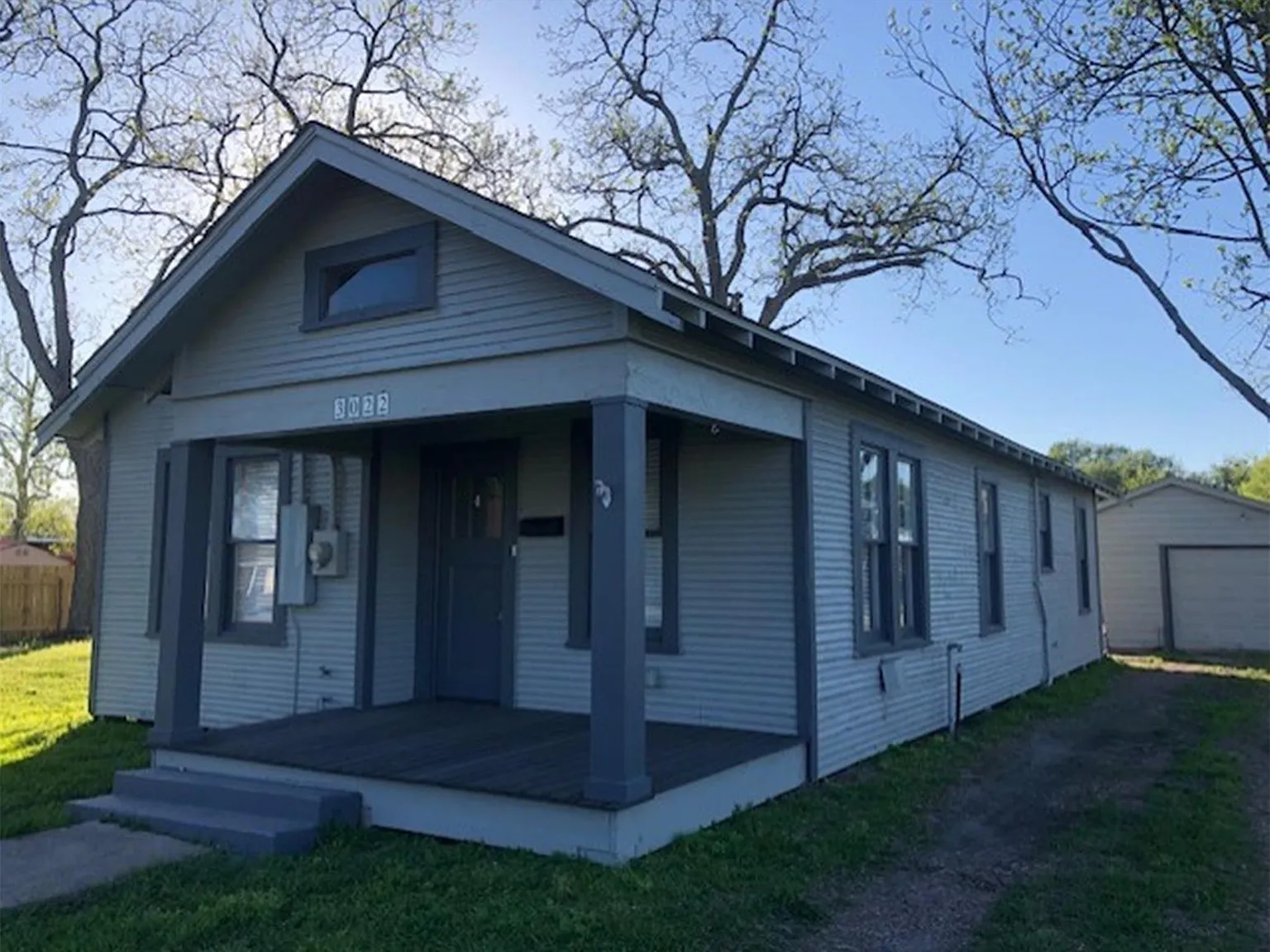 3 bed, 1.0 bath, 1096 sqft, $1,895 — Photo 4
