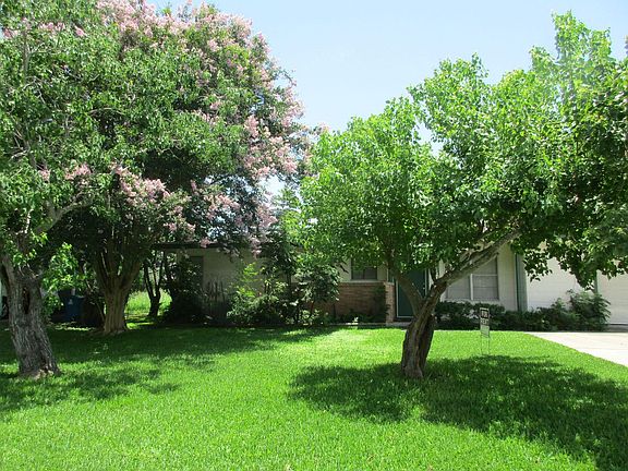 5th image of 112 Ann Dr