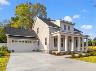 1101 Crooked Hook Rd, North Myrtle Beach, SC 29582