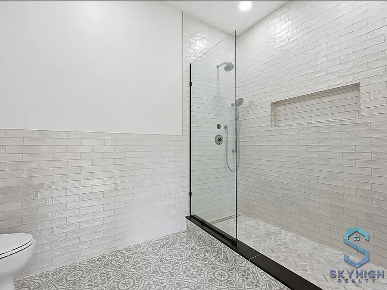 594 Van Buren St #TOWN — Photo 13
