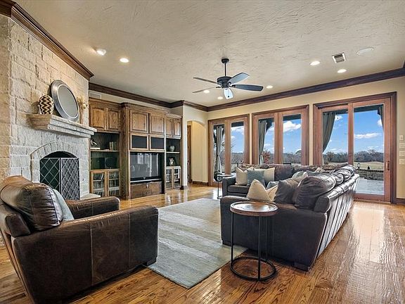 4th image of 163 Saint Andrews Ln