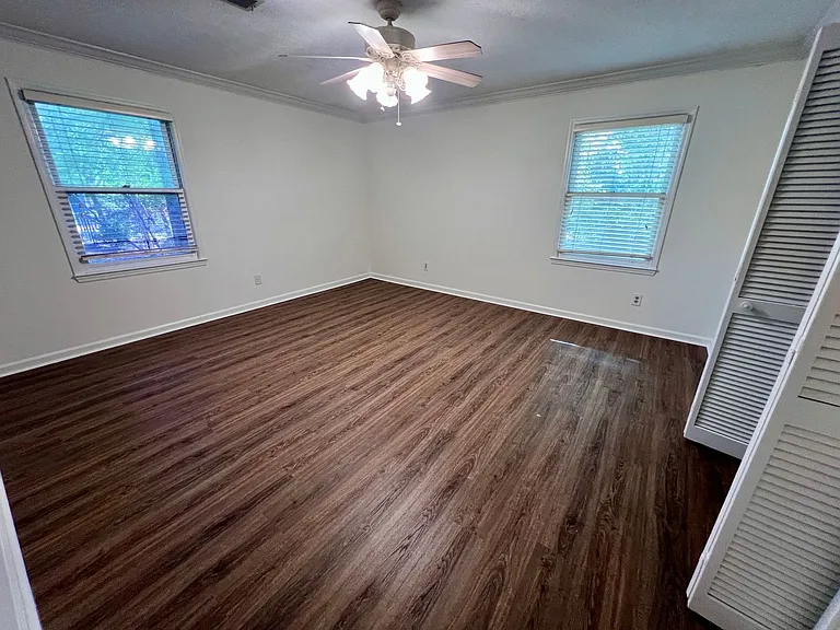 1402 Northgate Dr — Photo 11