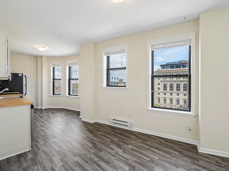 The Ashley Apartments — Photo 43