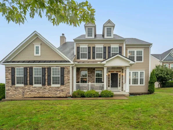 467 Blackberry Ridge Dr, Morgantown, WV 26508