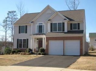19204 Buna St, Triangle, VA 22172