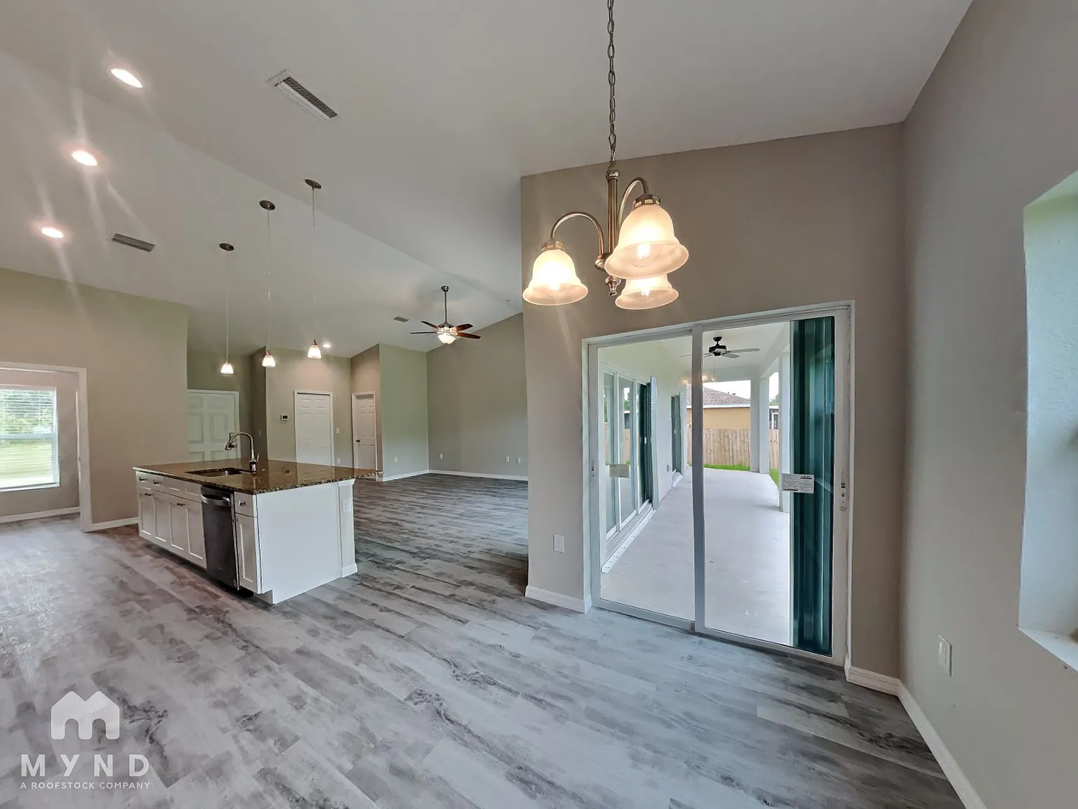3 bed, 2.0 bath, 1507 sqft, $1,949 — Photo 4