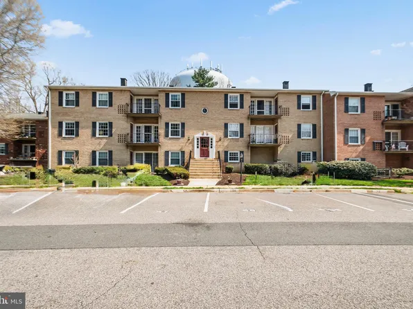 3945 Lyndhurst Dr APT 303, Fairfax, VA 22031