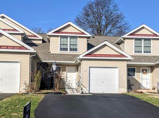12 Loux Ln, Sellersville, PA 18960