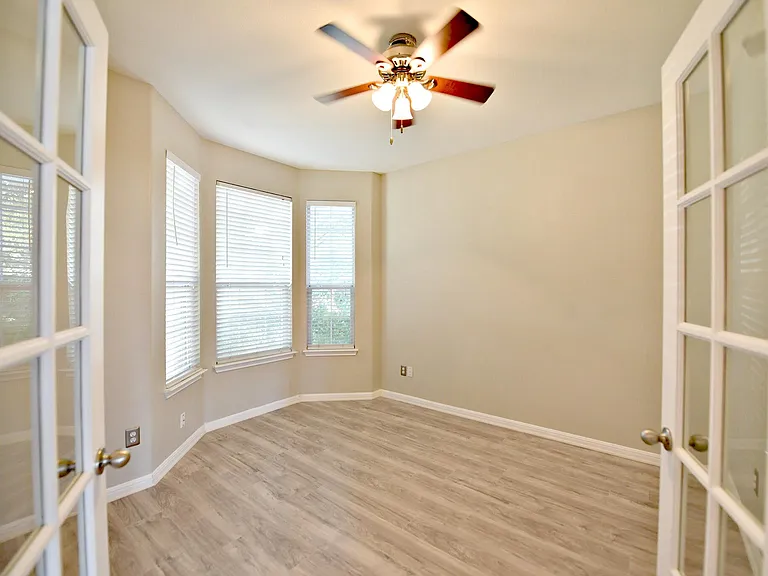 2806 Stirrup Cv — Photo 4