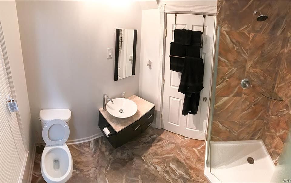 1st image of 49 Holland Pl