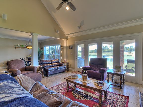 5th image of 217 Stillwater Pl