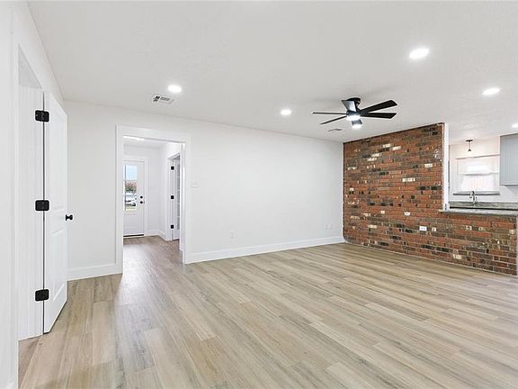 5th image of 213 Lassalle Dr