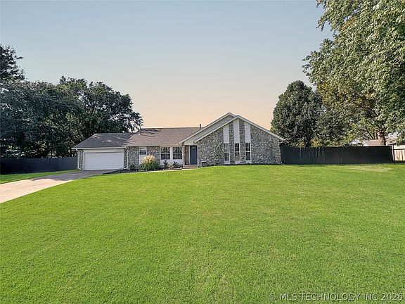 2nd image of 13406 S 125th Pl