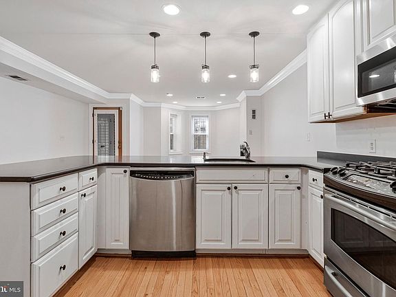 4th image of 629 4th St NE APT 1