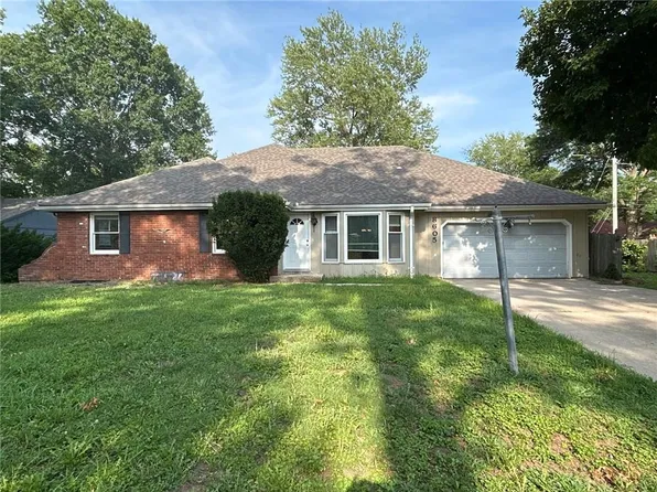 8605 Maywood Ave, Raytown, MO 64138