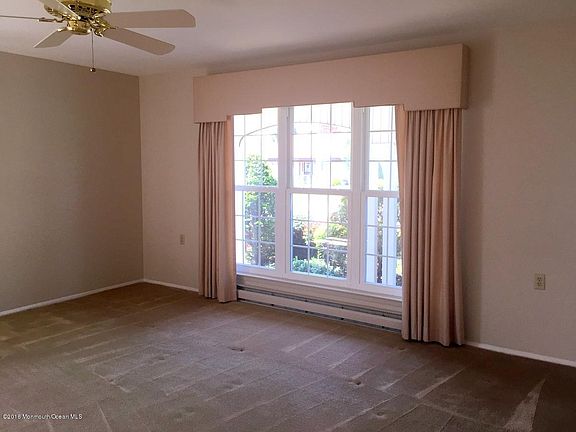 4th image of 169 Buckingham Drive N