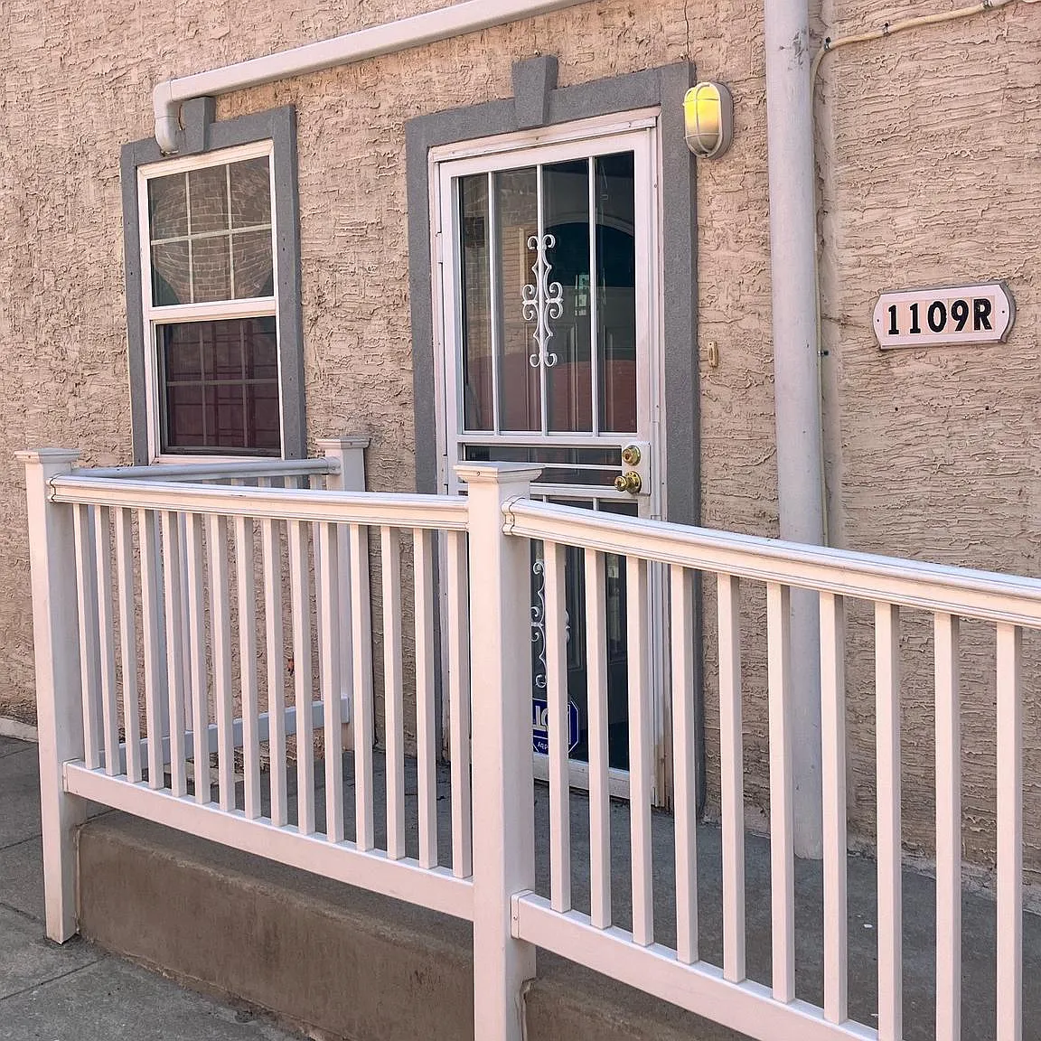 2 bed, 1.0 bath, 2080 sqft, $1,550 — Photo 1