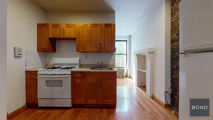 Rented by Bond New York | media 9