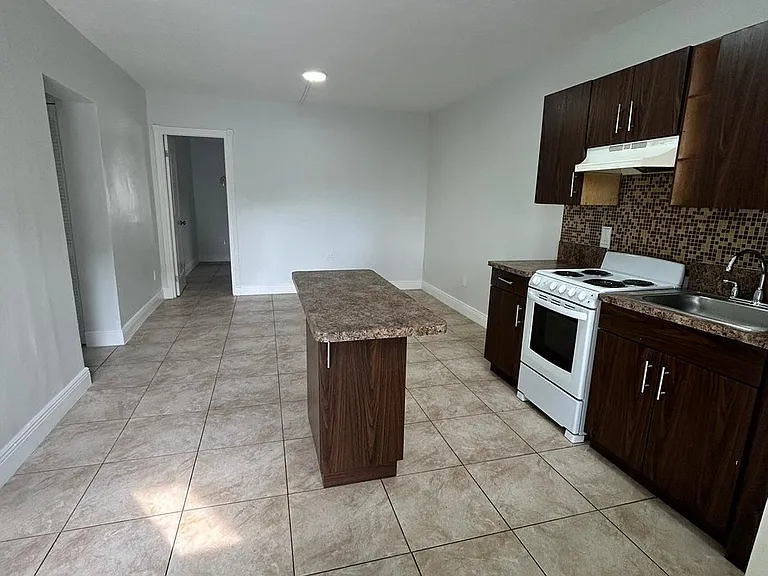 18257 NW 23rd Ave #1 — Photo 1