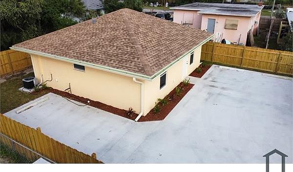 2nd image of 1111 9th St