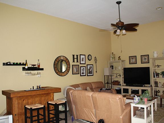 4th image of 10967 NW 61st Ct