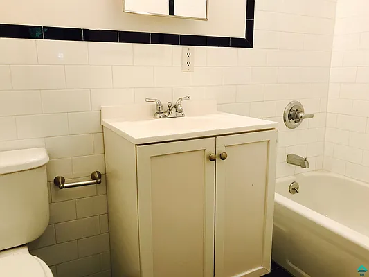 Rented by EXR | media 12