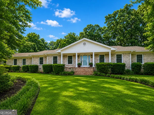 5045 Fox Forest Dr, Lilburn, GA 30047