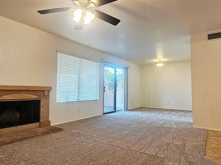 333 E Lilac Dr — Photo 5