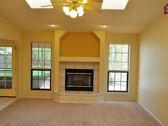 3rd image of 806 Stone Canyon Dr