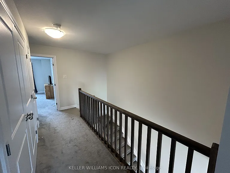 505 Manhattan Ct — Photo 18
