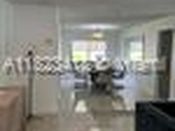 10860 NW 40th St