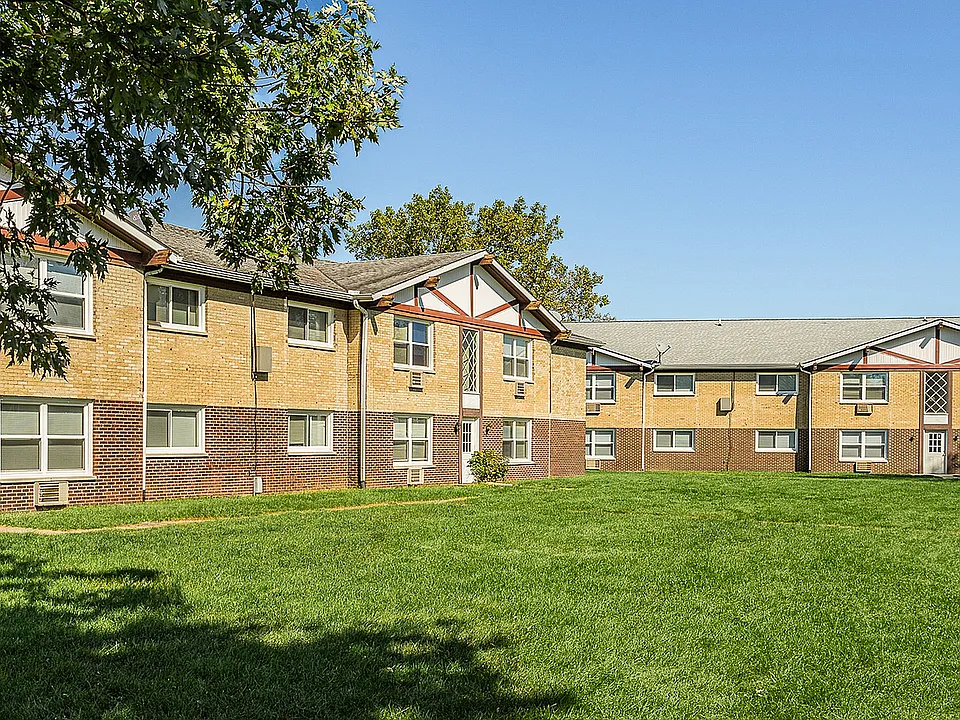 Town and Country Apartment