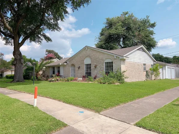 8902 Sharpview Dr, Houston, TX 77036