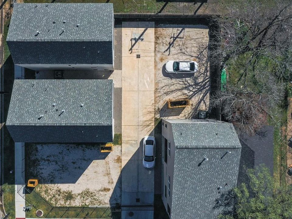 1st image of 610 Cage St