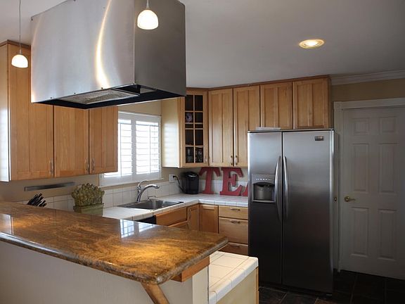5th image of 382 Klamath St