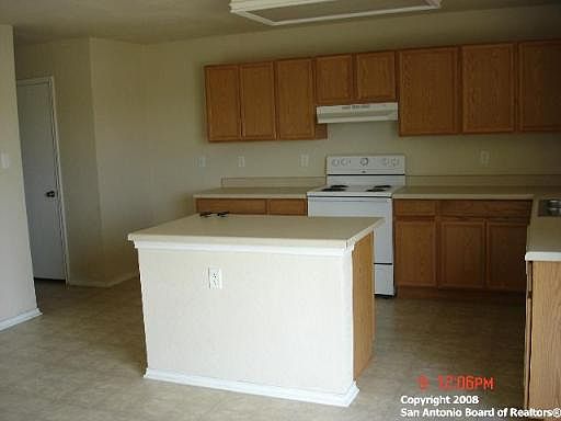 2nd image of 8607 Sunview Park