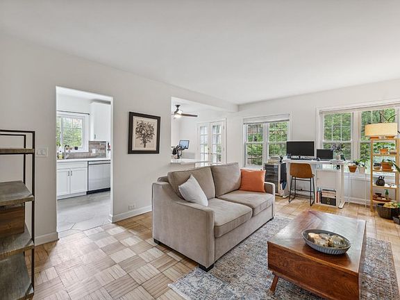 3rd image of 3109 Valley Dr