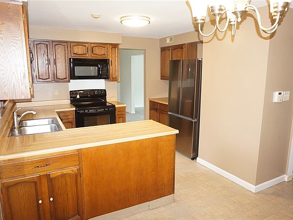 5th image of 256 Kinvara Dr