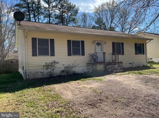 180 Azure Dr, Colonial Beach, VA 22443