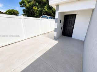 3461 Charleston Blvd #2, Fort Lauderdale, FL 33312